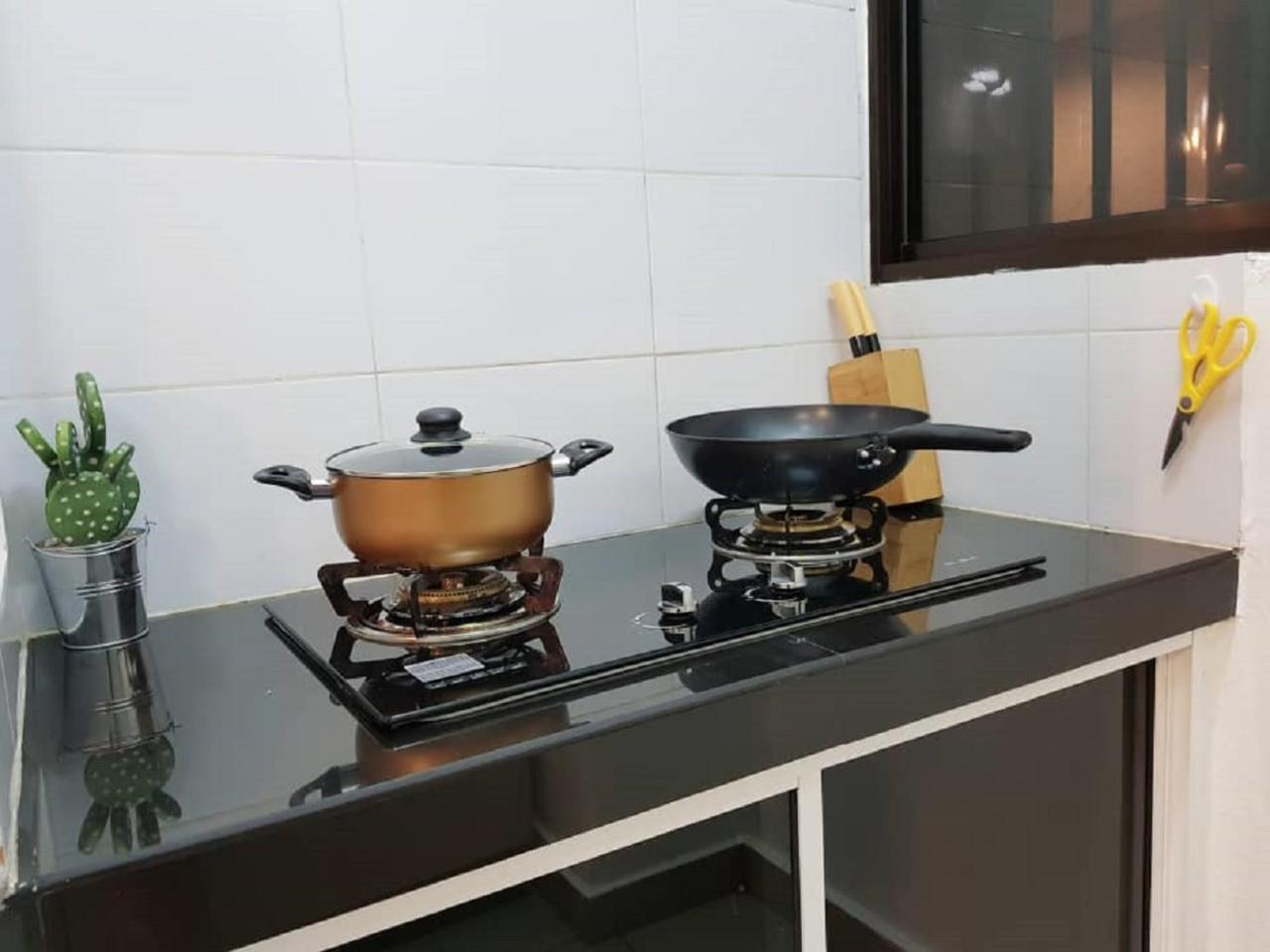 Puchong 8-12 Pax 5Min Lrt Cozy Apartment Ioi Mall Extérieur photo